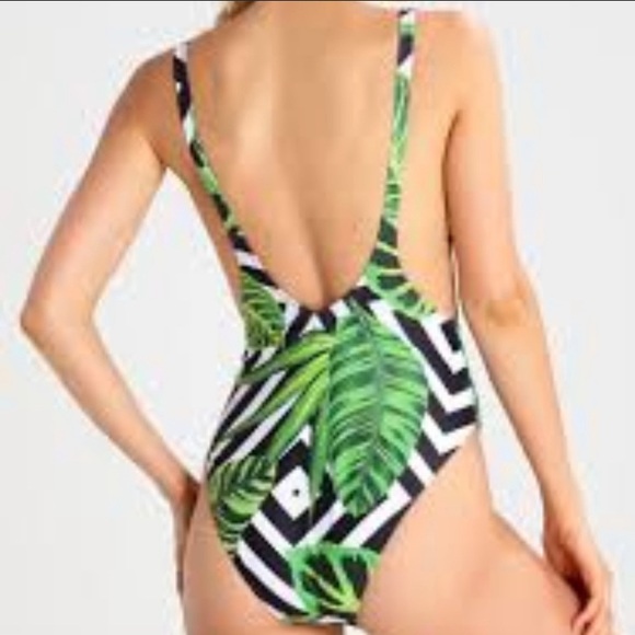 Missguided NWT Swimsuit One Piece 8 - Picture 5 of 7